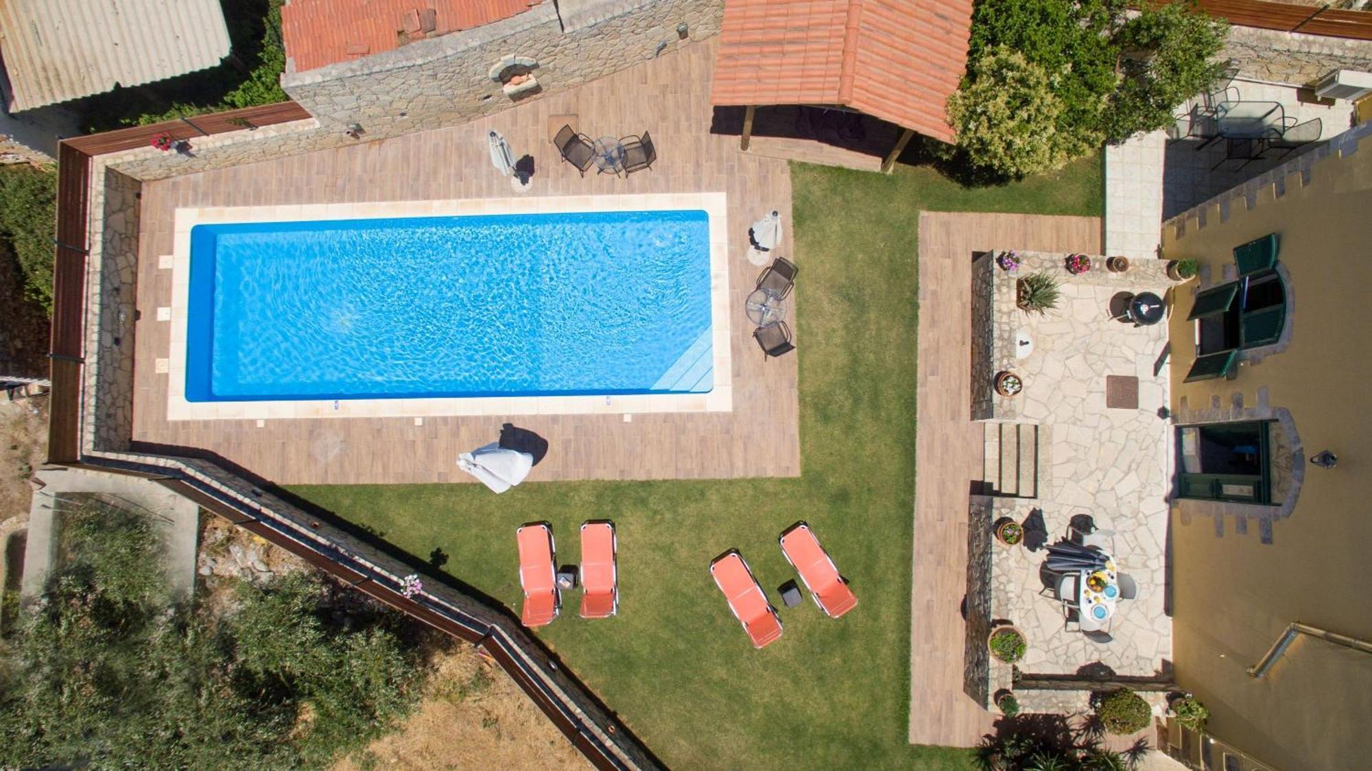 Skandalis Apartments With Pool Chorafakia Exterior photo