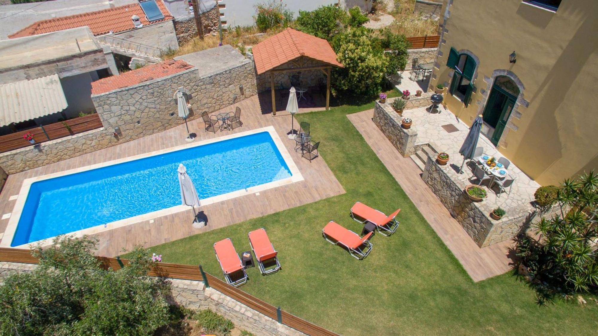 Skandalis Apartments With Pool Chorafakia Exterior photo